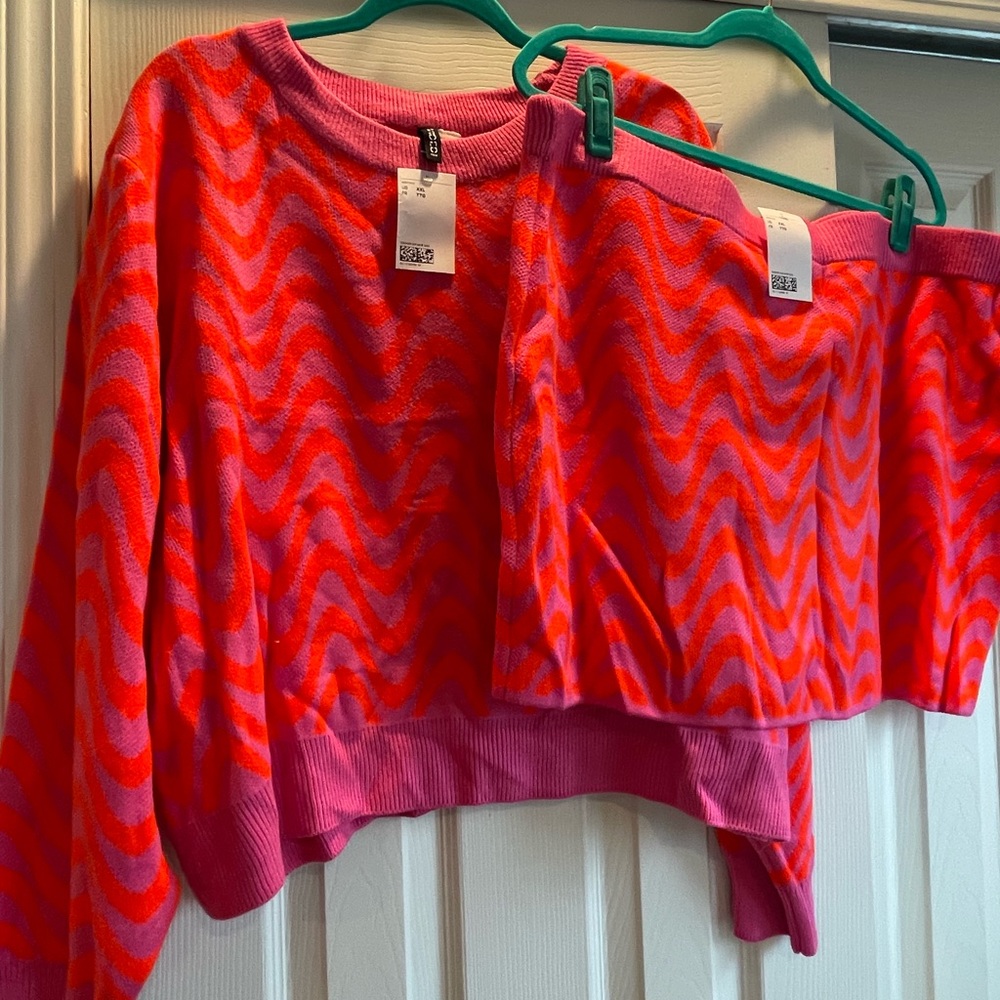 H&M Divided NWT never worn two piece knit skirt set